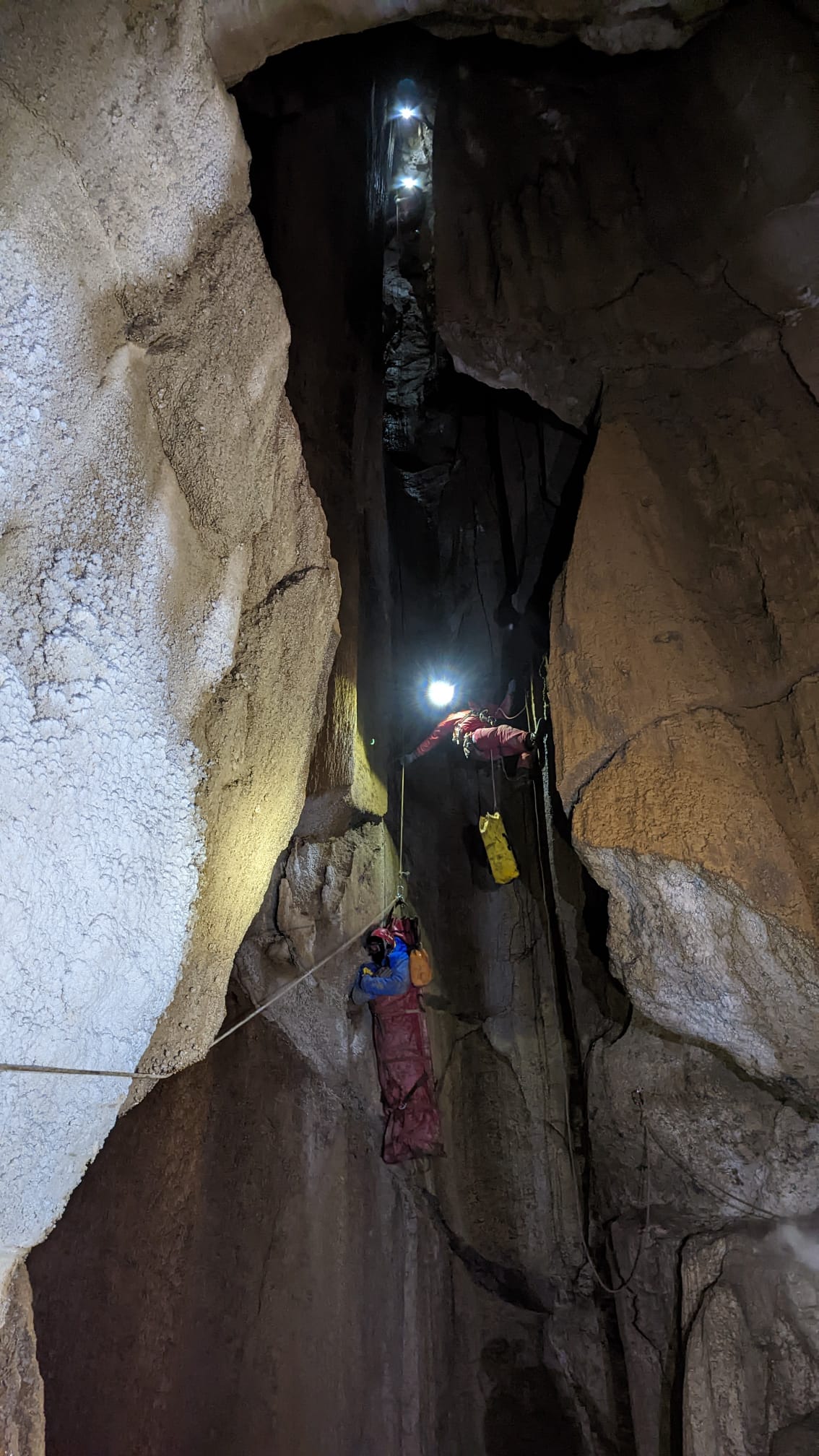 Simulacro de rescate en la sima Larretxiki